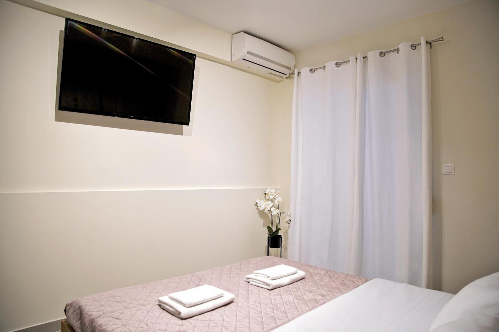 Attiki Sunshine Apartment With Terrace Vipgreece Athena Bagian luar foto